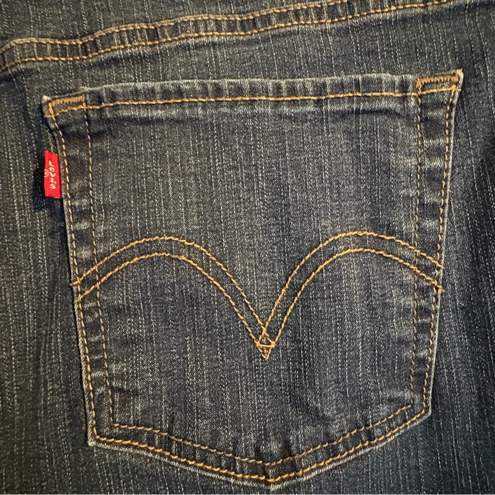 Levi’s 512 Perfectly Slimming Jeans Women’s Sz 16P Short Cotton Denim Flattering